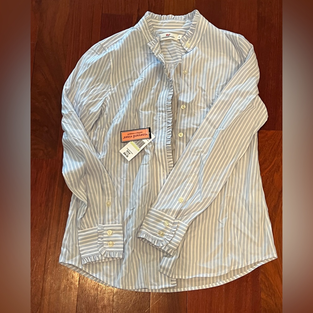NWT/ Vineyard Vines White and Blue Casual Button Down Shirt